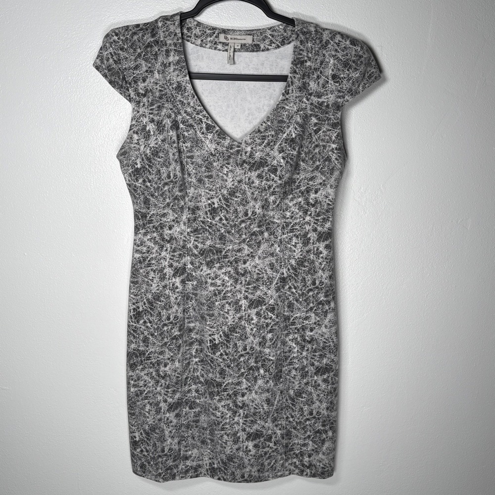 BCBGeneration Stone Acid Wash Print Dress V-Neck Cap Sleeve Size M Modern Grunge